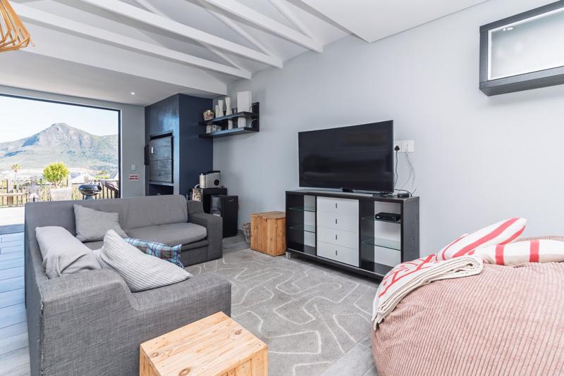 7 Bedroom Property for Sale in San Michel Western Cape